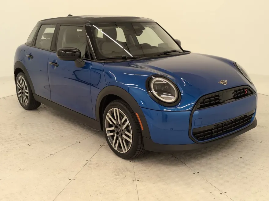 2025 Mini Cooper Signature photo 1