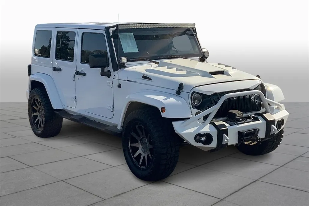 2017 Jeep Wrangler Unlimited Sahara photo 1