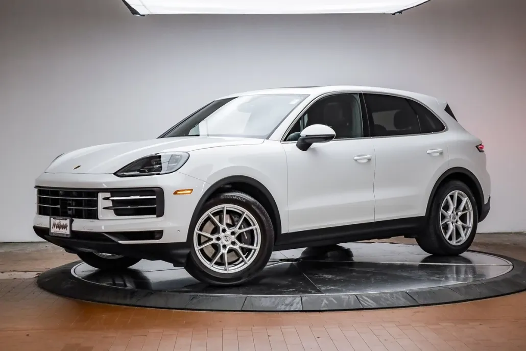 2025 Porsche Cayenne photo 1