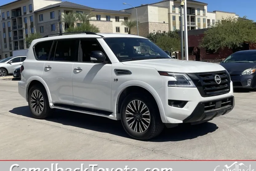 2022 Nissan Armada SL photo 1