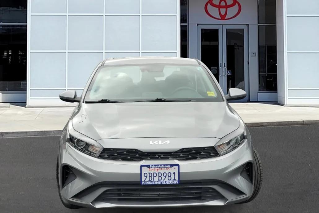 2022 Kia Forte LXS photo 1