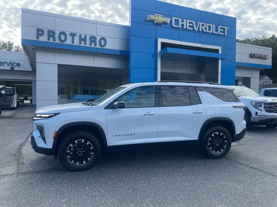 2026 Chevrolet Traverse Z71 photo 1