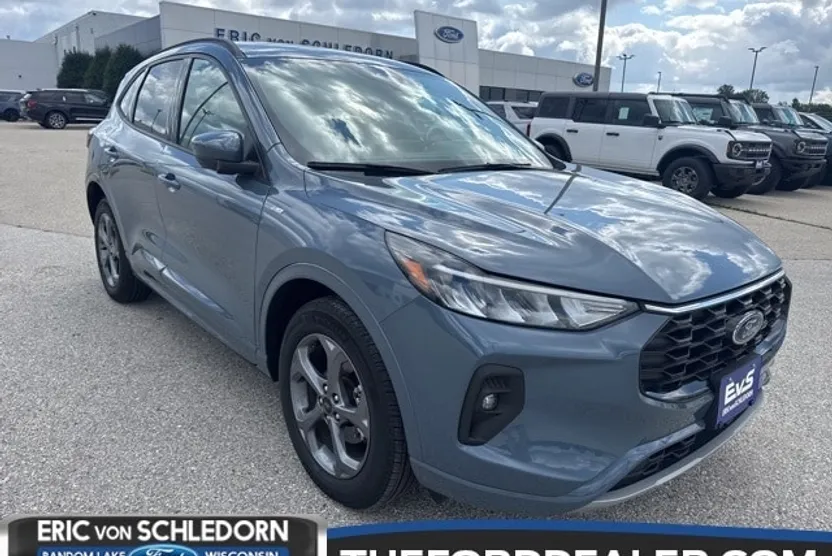 2023 Ford Escape ST-Line Select photo 1