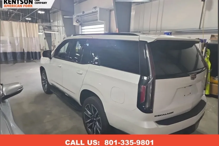 2023 Cadillac Escalade Sport photo 1
