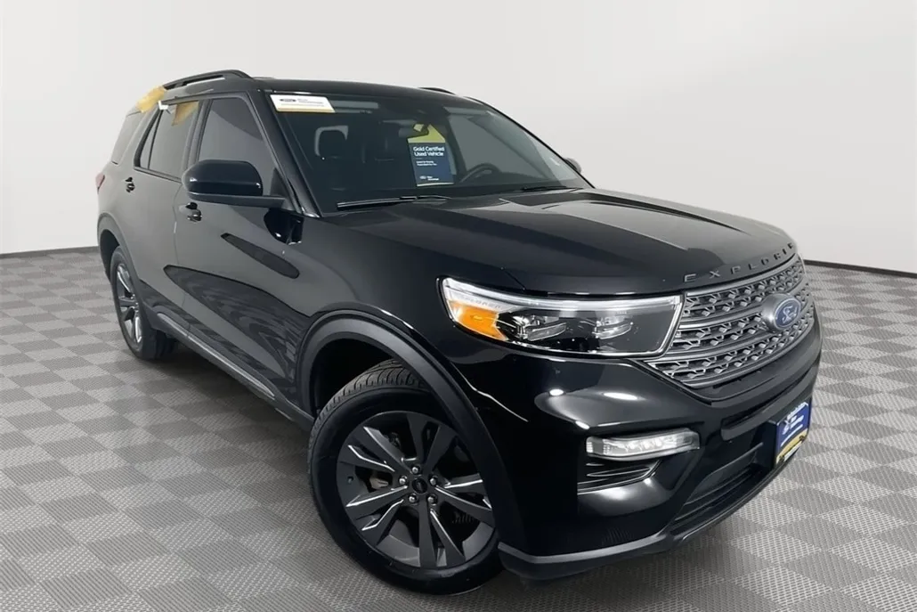 2024 Ford Explorer XLT photo 1