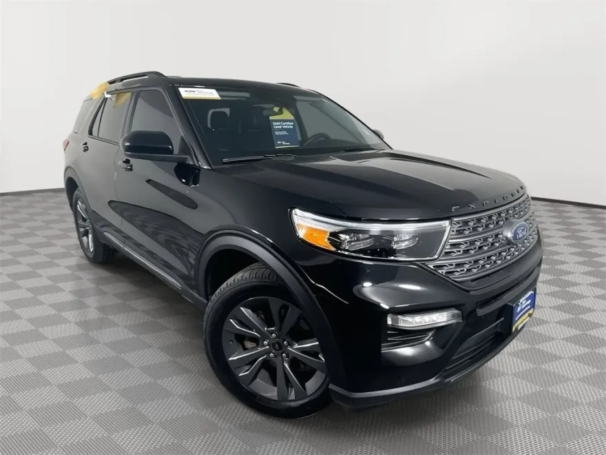 2024 Ford Explorer XLT photo 1