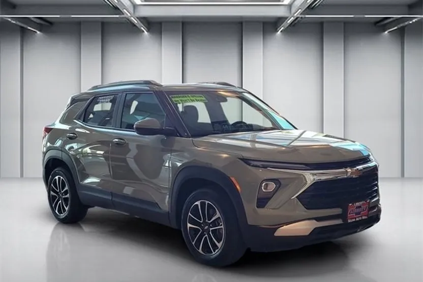 2026 Chevrolet Trailblazer LT photo 1