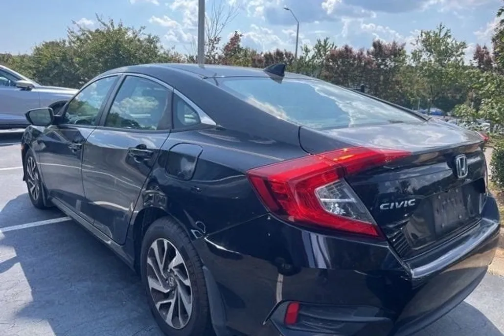 2017 Honda Civic EX photo 1