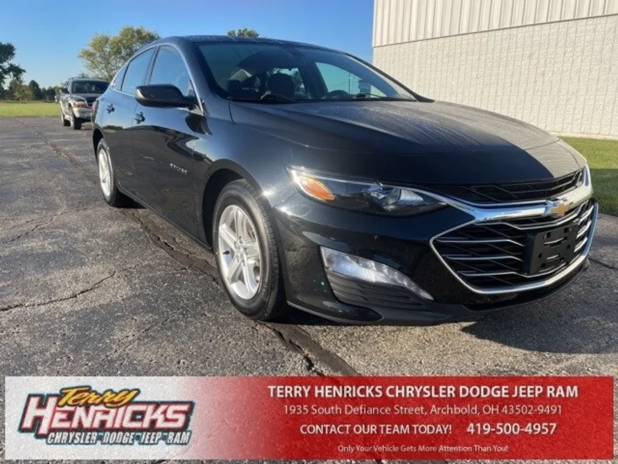 2022 Chevrolet Malibu 1LT photo 1