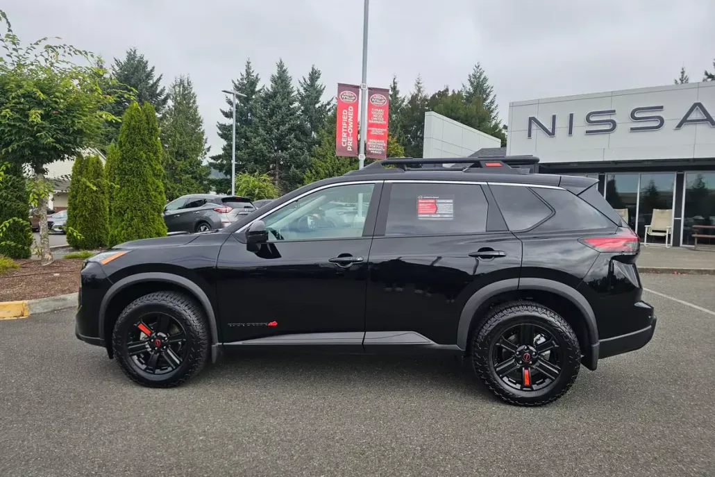 2025 Nissan Rogue photo 1