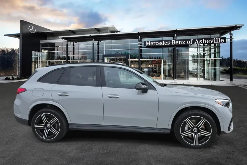 2026 Mercedes Benz GLC 300 4MATIC photo 1