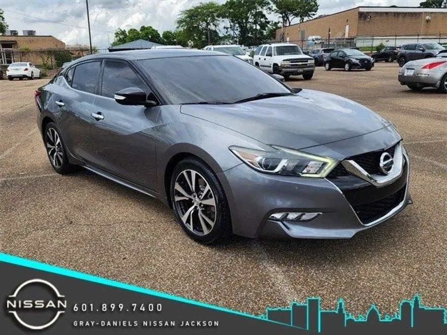 2016 Nissan Maxima SV photo 1