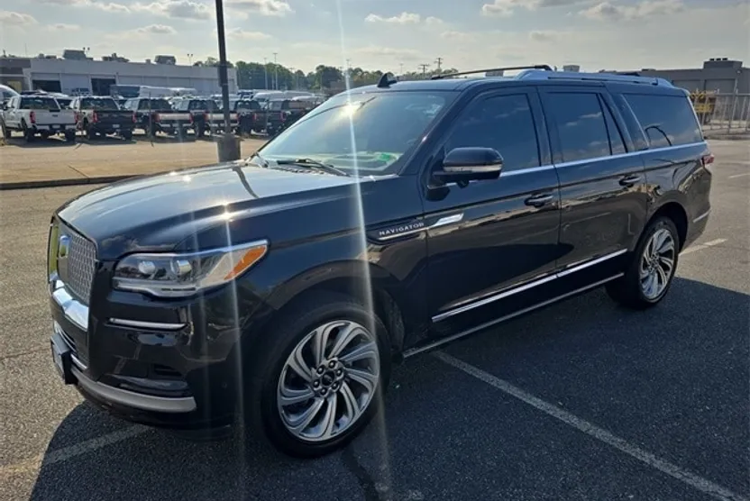 2022 Lincoln Navigator L Reserve photo 1