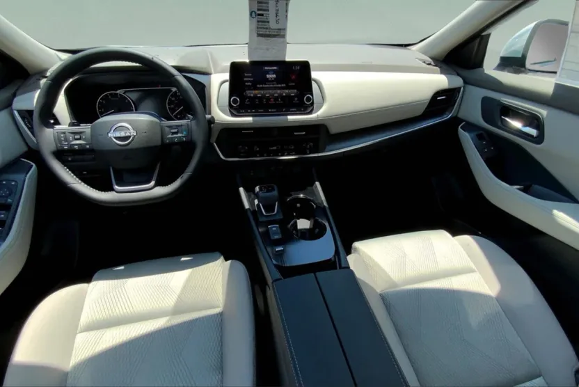 2025 Nissan Rogue SV photo 1