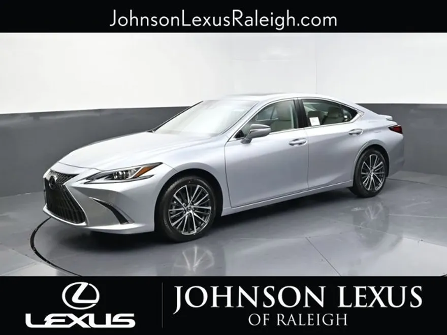 2025 Lexus ES 300h photo 1