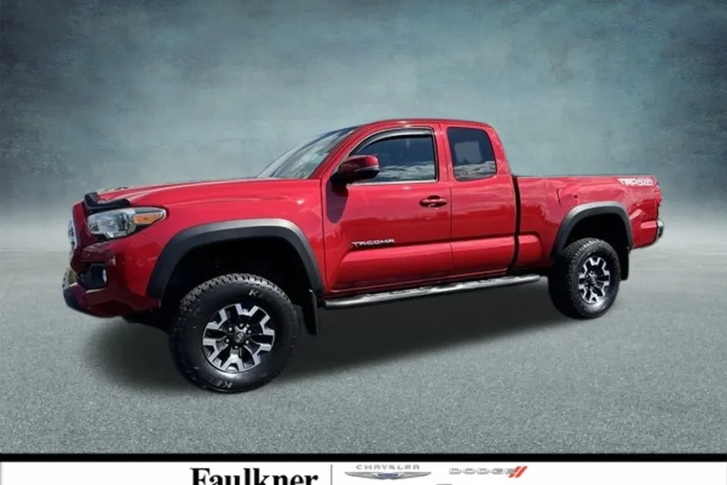 2016 Toyota Tacoma TRD Off-Road photo 1