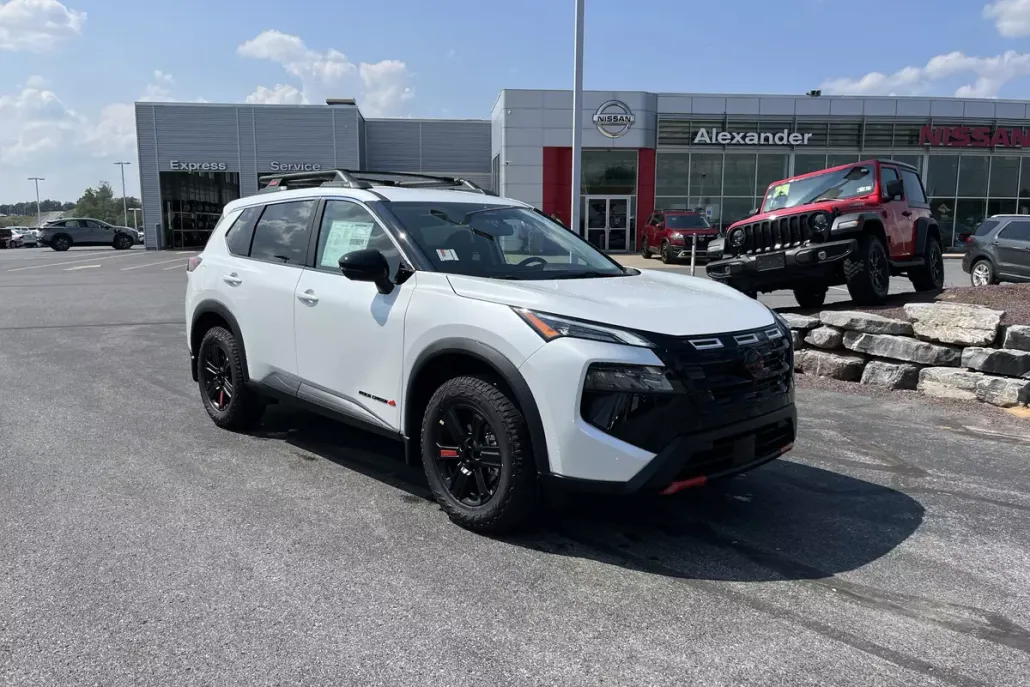 2026 Nissan Rogue SV photo 1