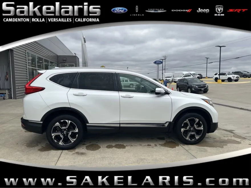 2019 Honda CR-V Touring photo 1