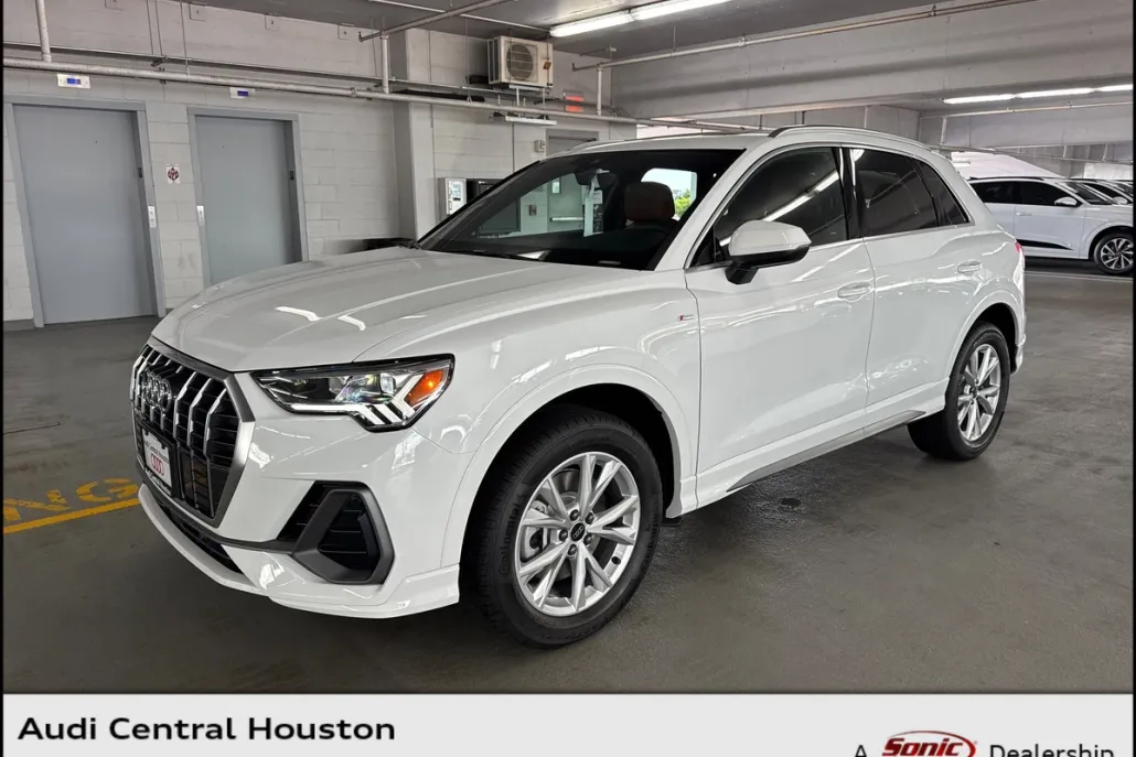 2025 Audi Q3 S line Premium photo 1