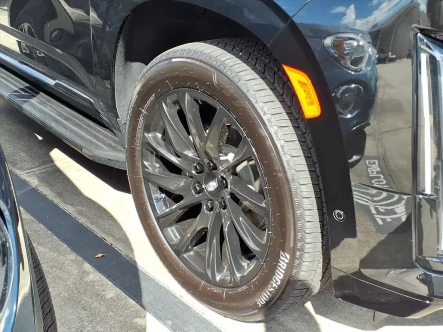 2023 Cadillac Escalade Base photo 1