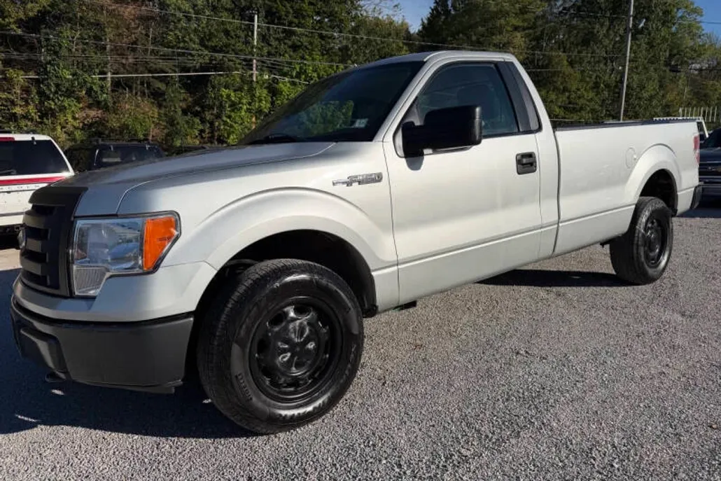 2009 Ford F-150 XL photo 1
