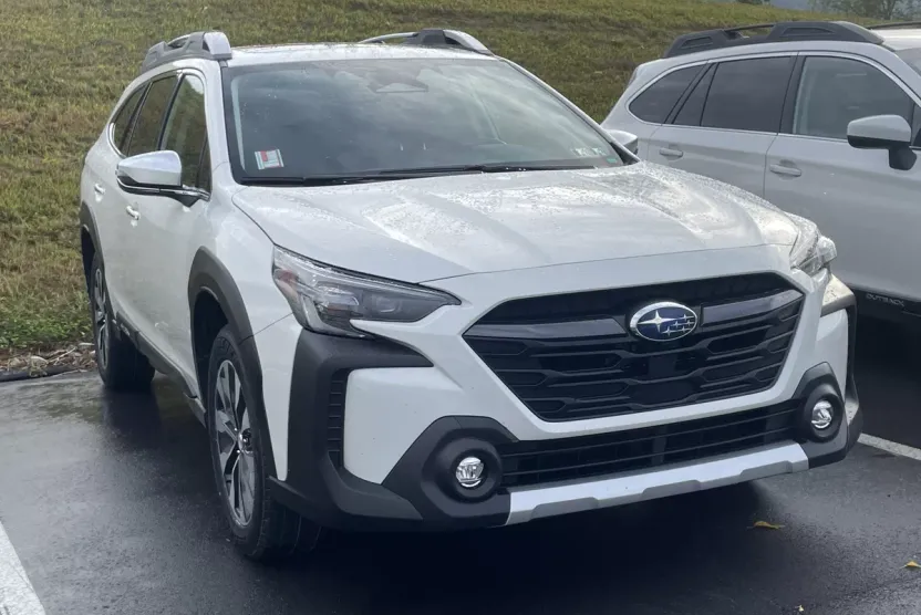 2024 Subaru Outback Touring photo 1