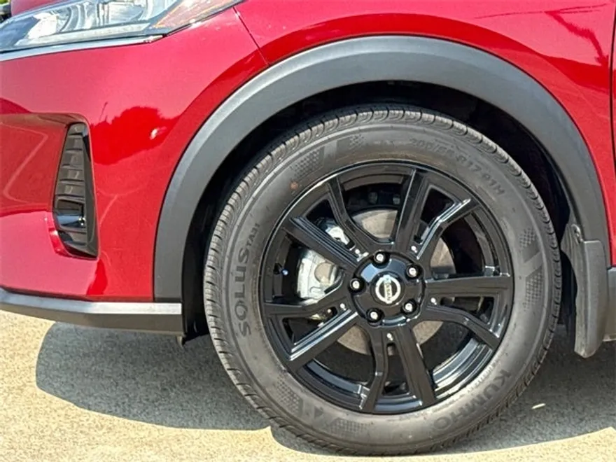 2021 Nissan Kicks SR photo 1