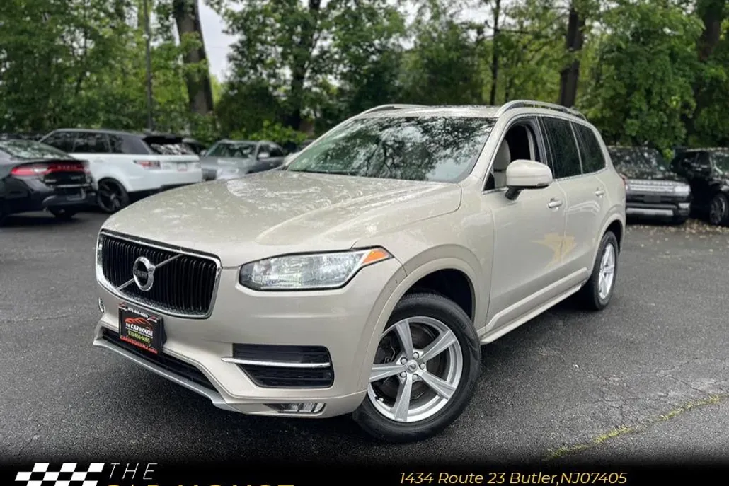 2016 Volvo XC90 T5 Momentum photo 1