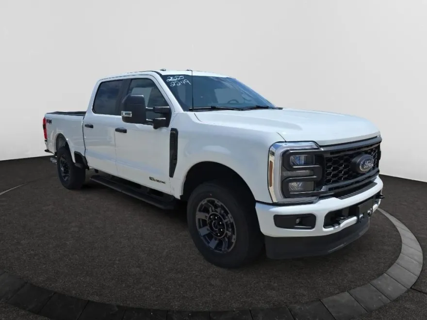2025 Ford F-250 XL photo 3