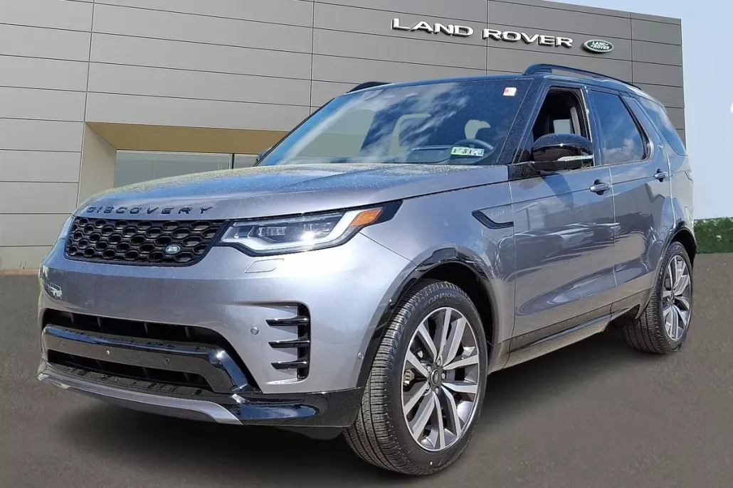 2024 Land Rover Discovery P300 Dynamic SE photo 1