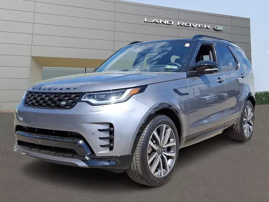 2024 Land Rover Discovery P300 Dynamic SE photo 1