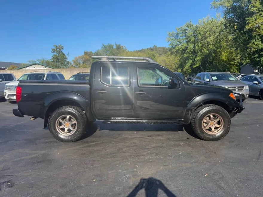 2018 Nissan Frontier Crew Cab PRO-4X photo 1
