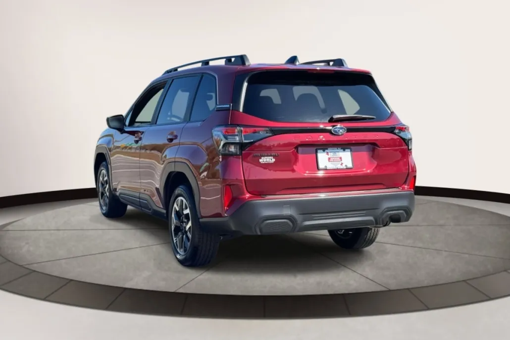 2025 Subaru Forester Premium photo 1