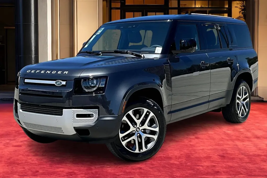 2025 Land Rover Defender 130 S photo 1