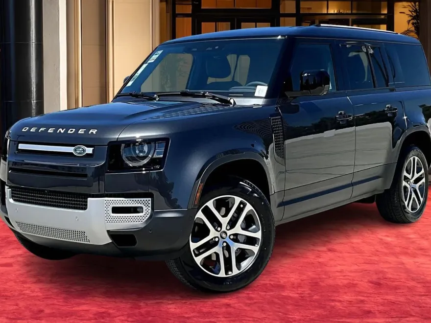2025 Land Rover Defender 130 S photo 1