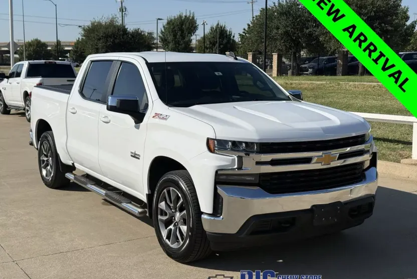 2022 Chevrolet Silverado 1500 LT photo 1