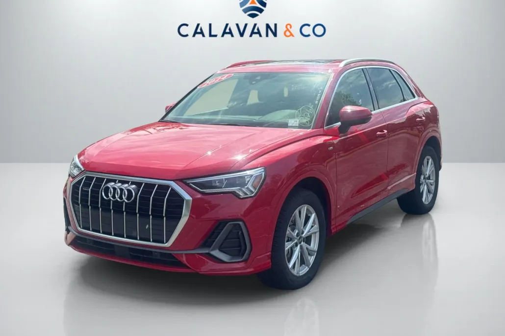 2024 Audi Q3 45 TFSI S line Premium photo 1
