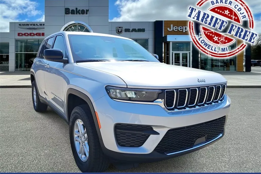 2025 Jeep Grand Cherokee Laredo photo 1