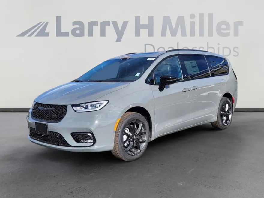 2025 Chrysler Pacifica Limited photo 1