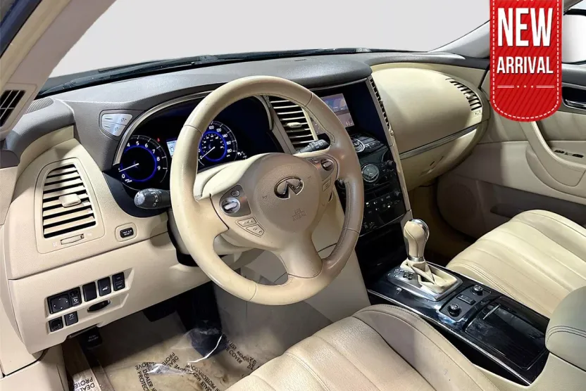2016 Infiniti QX70 photo 1
