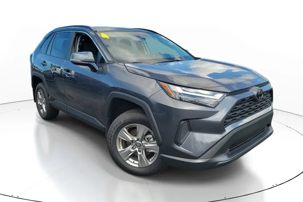 2025 Toyota RAV4 XLE photo 1