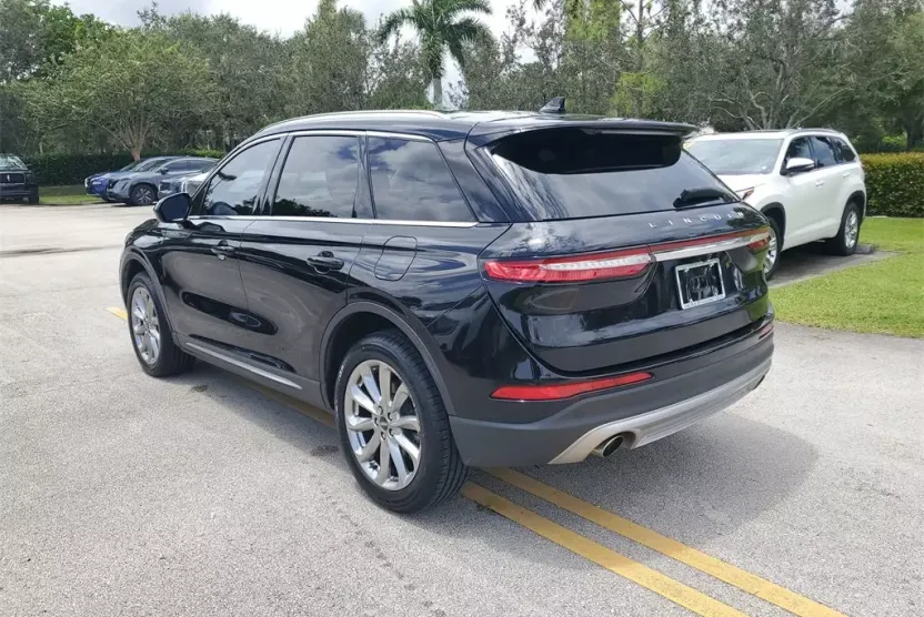 2022 Lincoln Corsair Standard photo 1