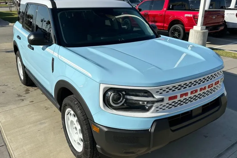 2025 Ford Bronco Sport Heritage photo 1