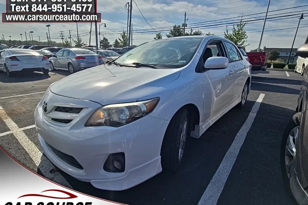 2012 Toyota Corolla L photo 1