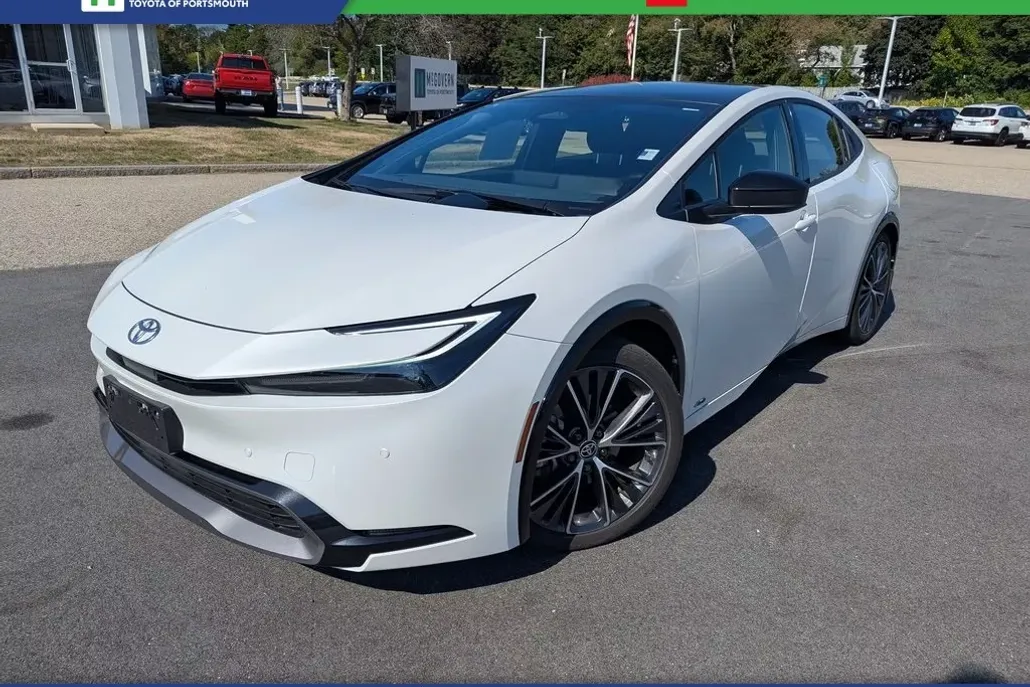 2024 Toyota Prius XLE photo 1