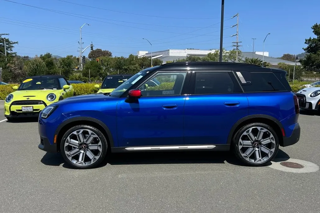 2025 Mini Countryman S ALL4 Iconic photo 1