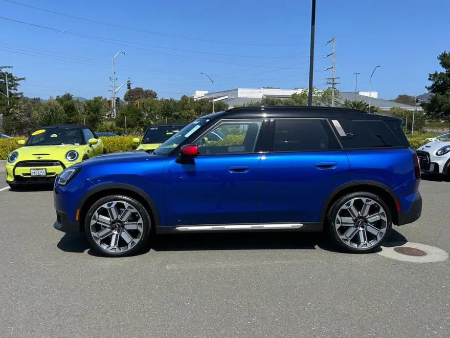 2025 Mini Countryman S ALL4 Iconic photo 1