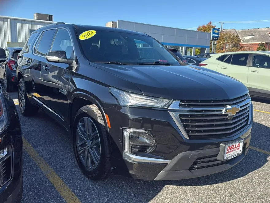 2023 Chevrolet Traverse High Country photo 1