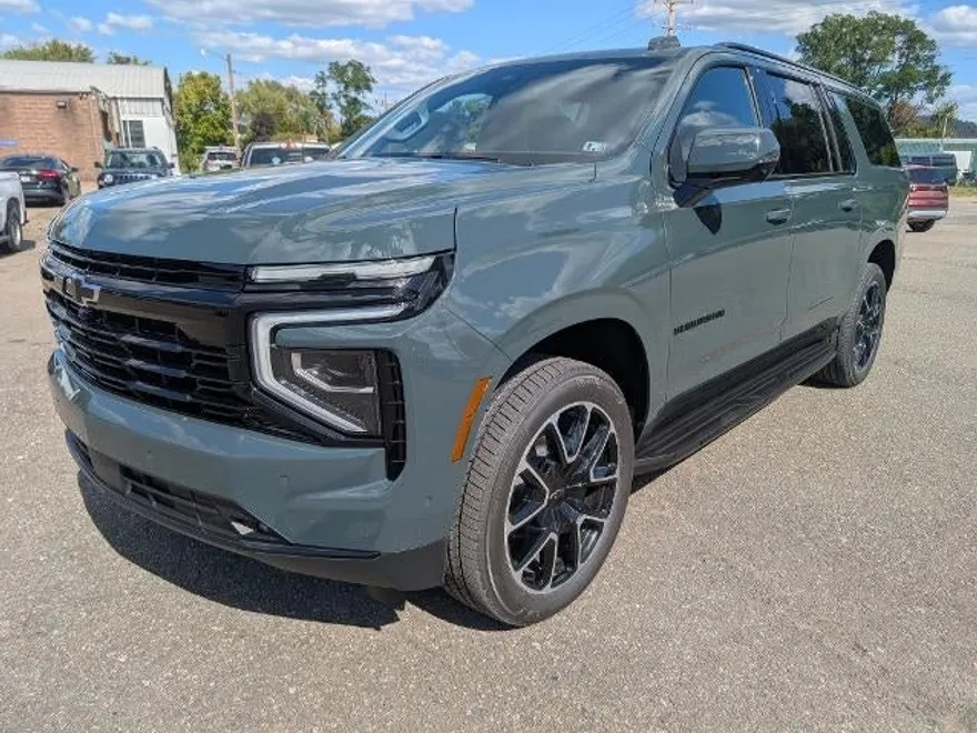 2026 Chevrolet Suburban RST photo 1