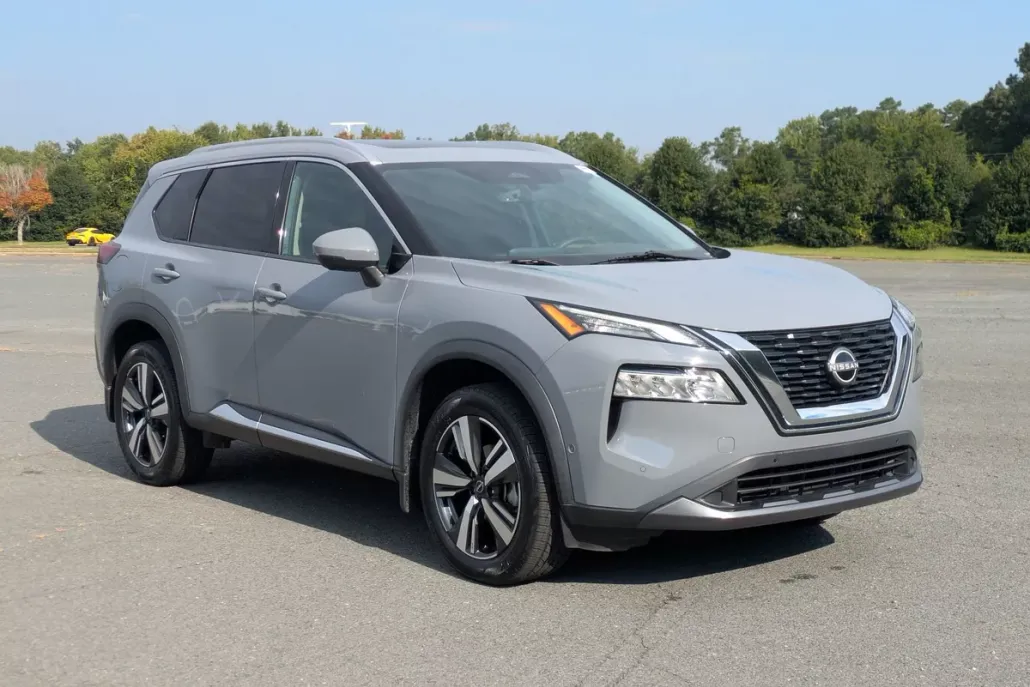 2023 Nissan Rogue SL photo 1
